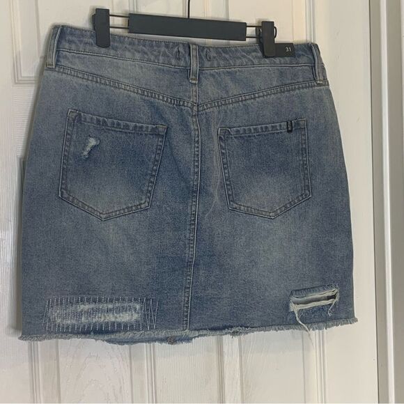 Buffalo David Bitton Ivy High Rise Distressed Skirt Size 31/12 - Picture 4 of 11